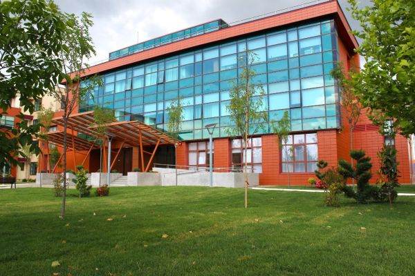Sursa foto: facebook/ Universitatea „Valahia” din Târgovişte